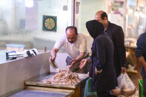 گزارش تصویری خورنا از بازار آبزیان بندر ماهشهر – عکاس: ناصر عبادی