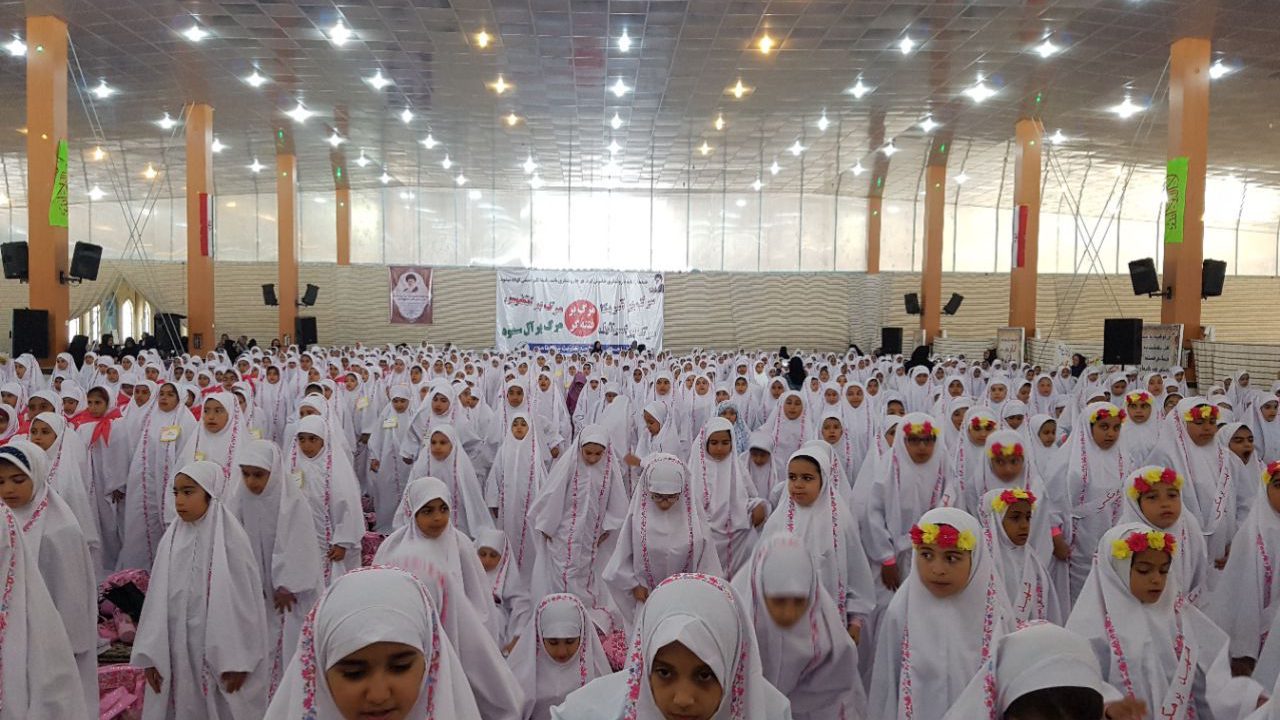 جشن بزرگ تکلیف ۱۵۵۰ دانش آموز دختر در شهرستان بندرماهشهر برگزار شد+ تصاویر
