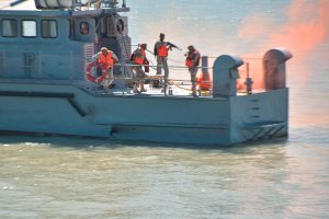 گزارش تصویری از آغاز رزمایش بزرگ دریایی اقتدار ۴ در آب های خلیج فارس